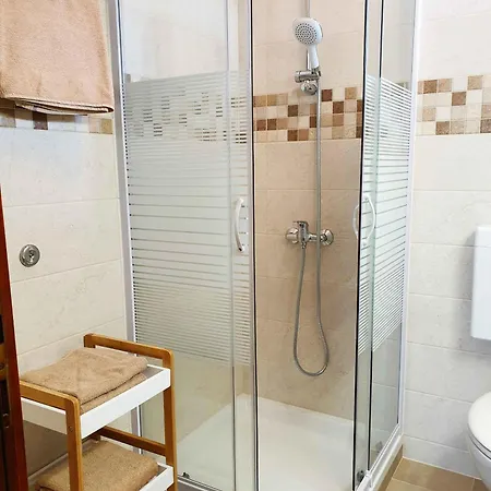 Apartment With A - C In Porec-istrien 44245 Porec